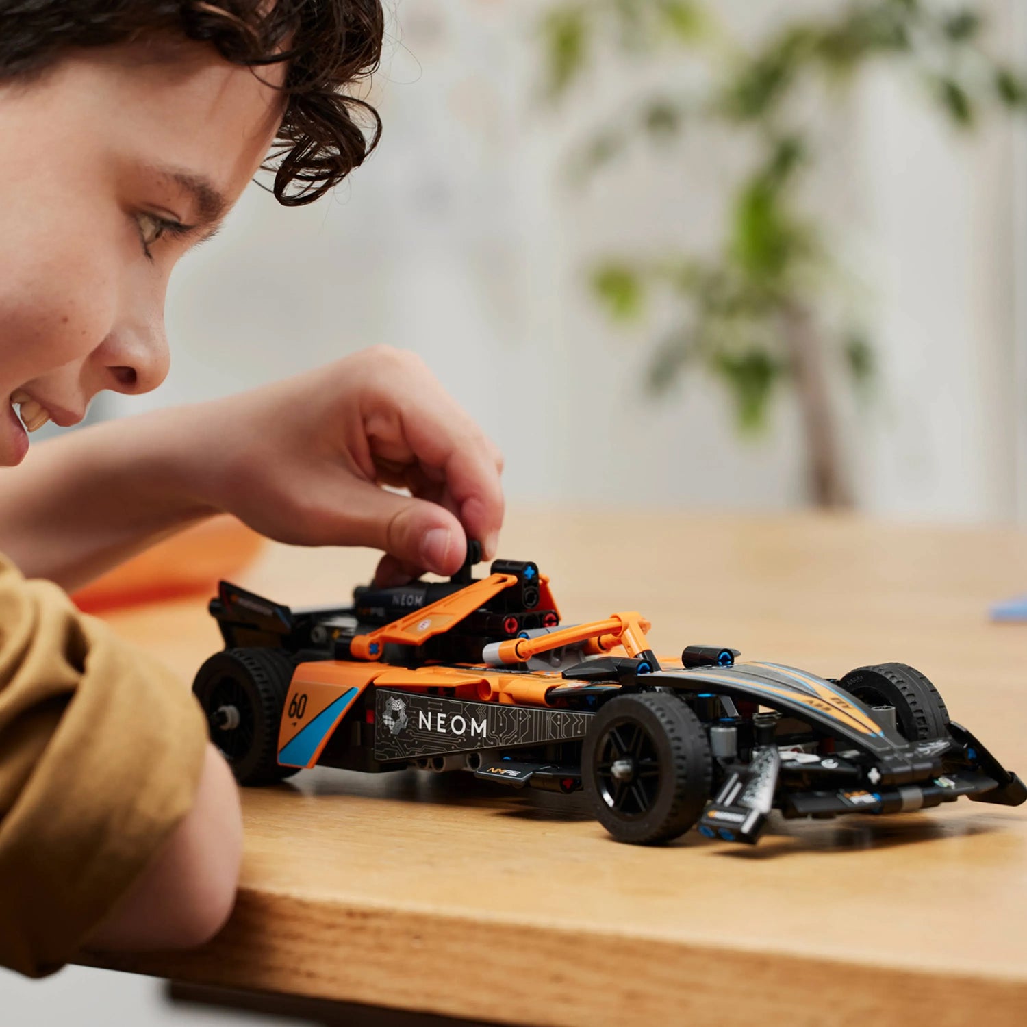 Lego Technic - Neom Mclaren Fórmula E Race a Car – JaLoo