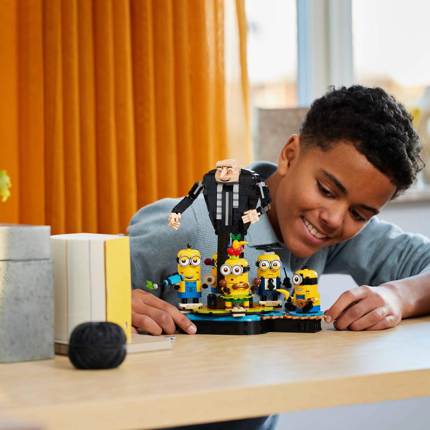 Lego Meu Malvado Favorito 4 - Gru e Minions Construídos com peças